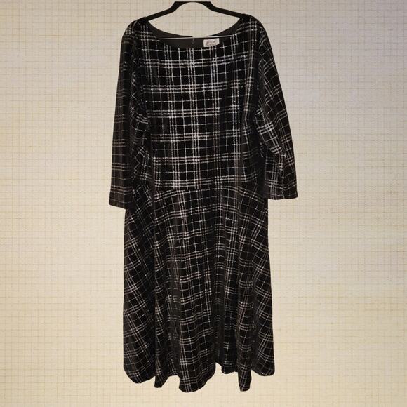 Unique Vintage Black Velvet Plaid Fit and Flare 3/4 Sleeve Dress Plus Size 5X - Picture 1 of 6